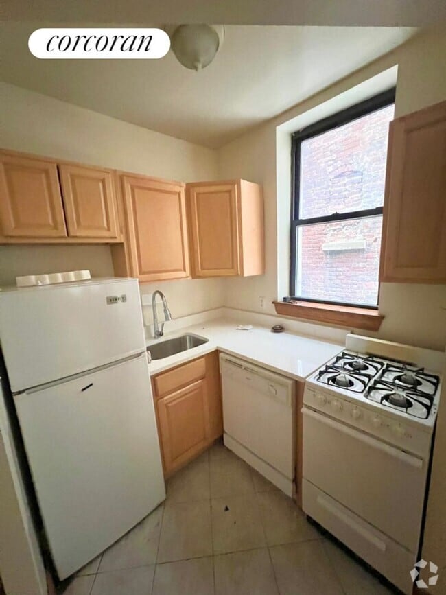 Building Photo - 167 W 80th St