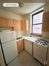 Building Photo - 167 W 80th St