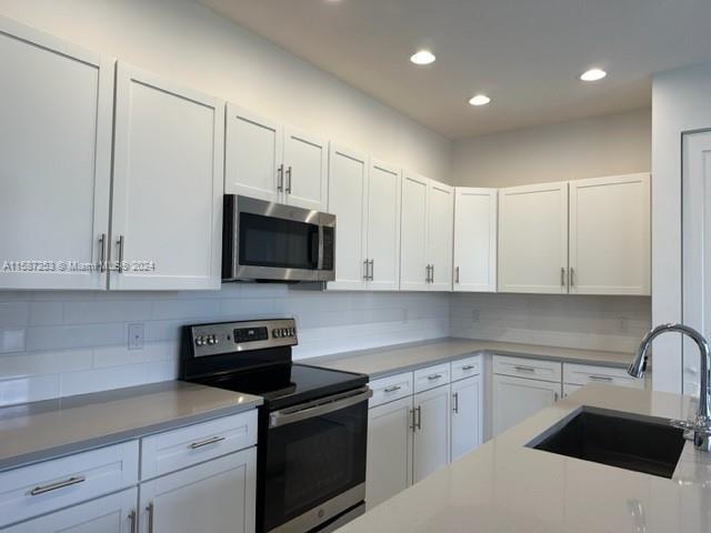Foto del edificio - 16378 Sandy Shore Dr