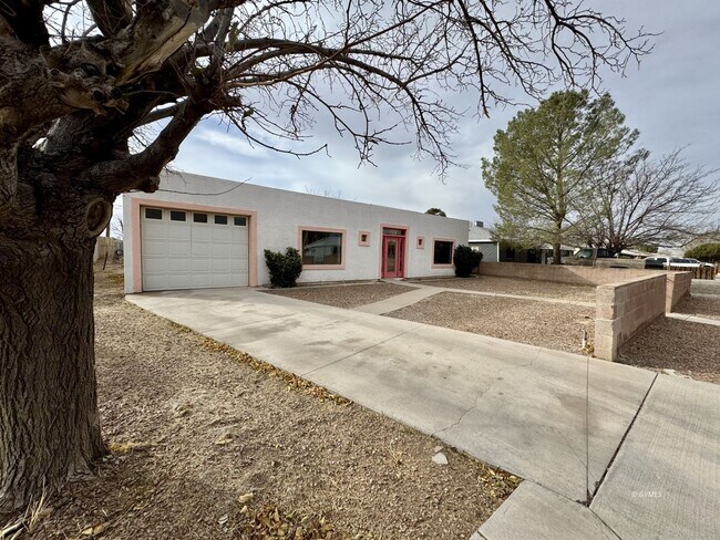 Foto del edificio - 419 E 7th St