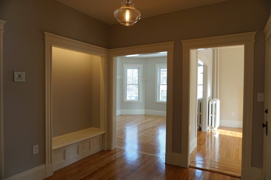 Primary Photo - 42 Mt Pleasant Ave