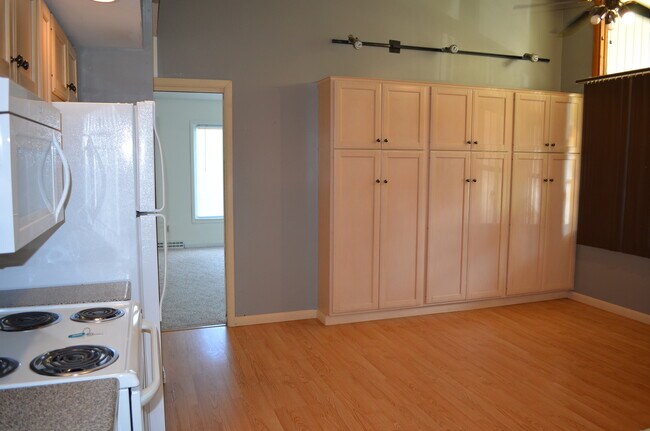 Foto del edificio - 8074 Rolling Hills Dr