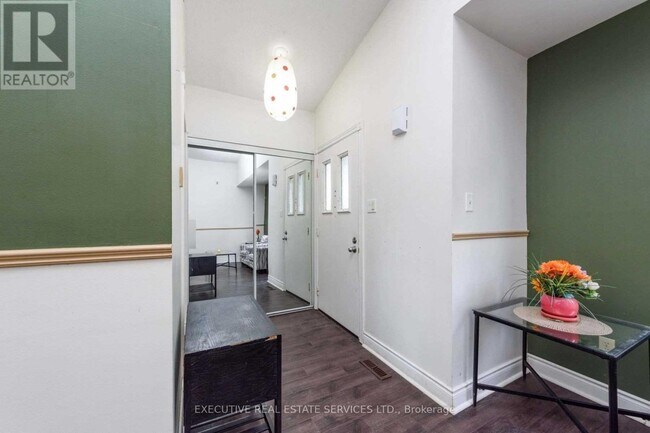 Building Photo - 48 Reynier Dr