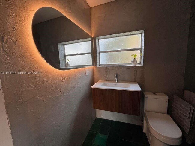 Foto del edificio - 765 NW 44th St