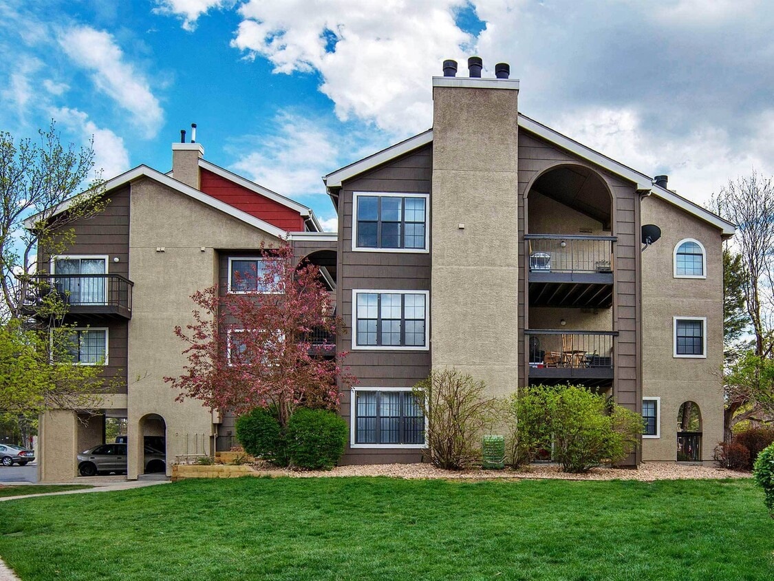 Advenir at Del Arte Apts & Townhomes 151 S Joliet Cir Aurora, CO Apartments for Rent in