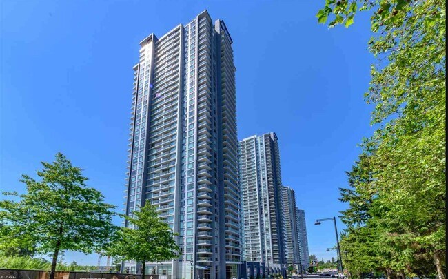 Photo du bâtiment - 13750-13100 100 Ave