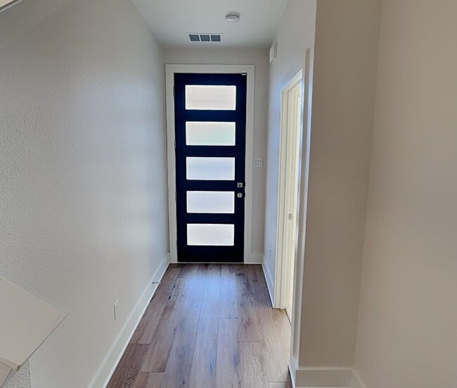 Foto del edificio - Fabulous 3-Story Townhouse in Frisco Heigh...