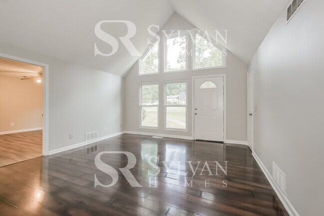 Building Photo - Enjoy living the good life in this 3BR 2BA...