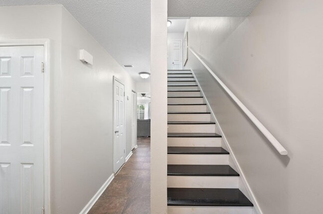 Building Photo - 40 11th St