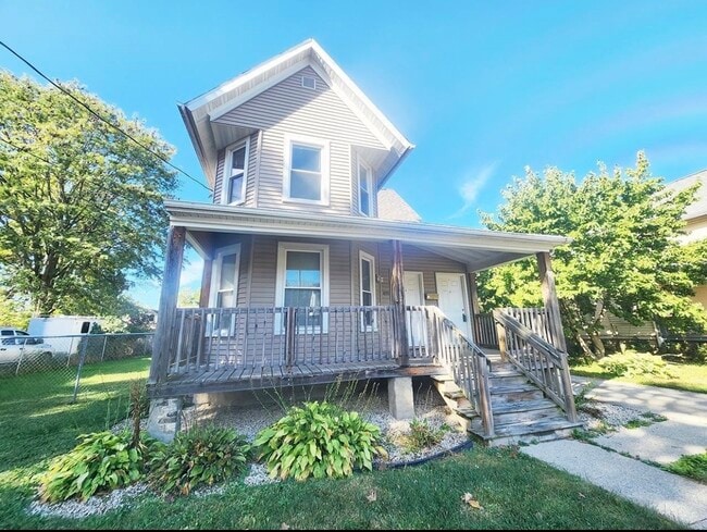 Building Photo - 455 N Terrace St