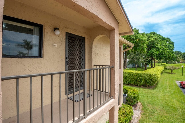 Building Photo - 9413 Boca Cove Cir