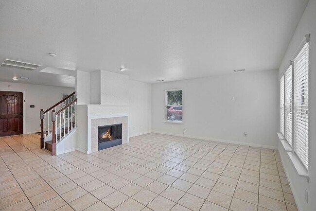 Foto del edificio - 1334 Flatrock Creek Dr
