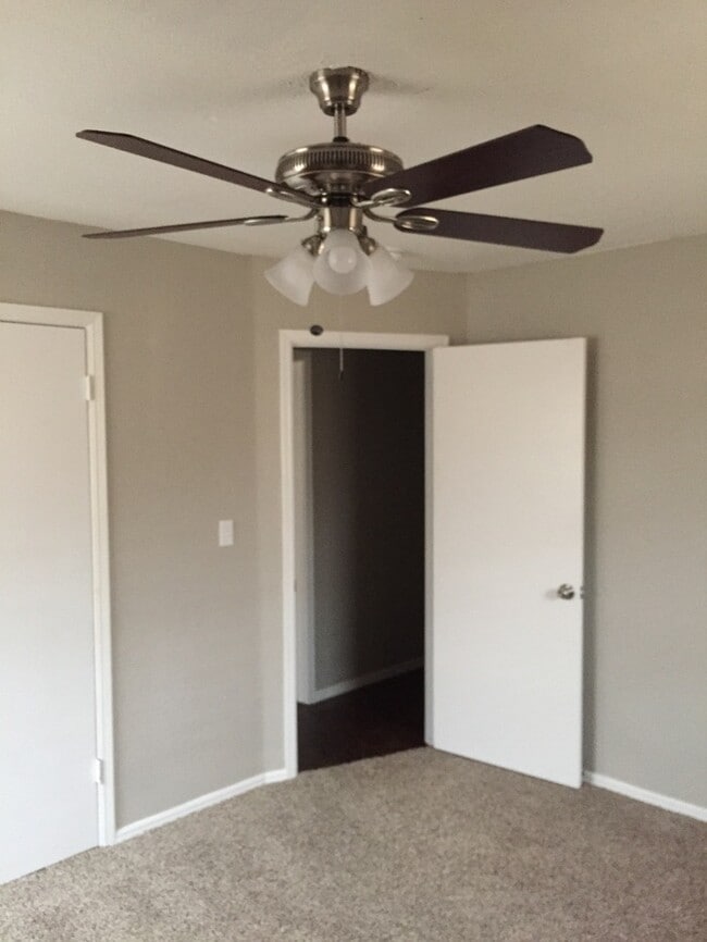 Building Photo - 4929 Brookdale Dr