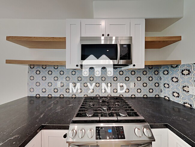 Building Photo - 3835 3rd Ave Apt 7