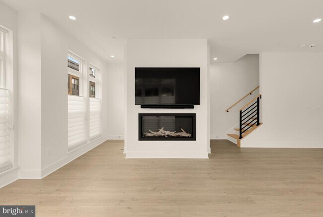 Building Photo - 5530 Topaz Ln