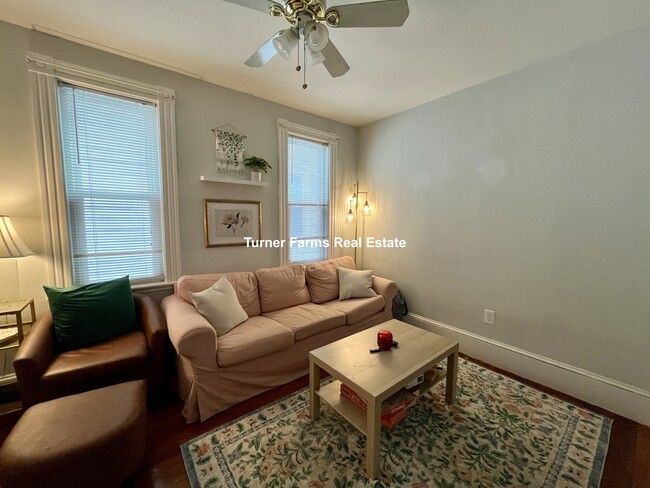 Foto del edificio - 65 Roseclair St
