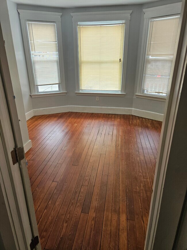 Foto del edificio - 161 Cedar Hill Ave