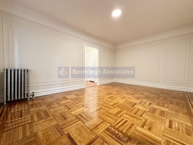 Building Photo - 3015 Roberts Avenue
