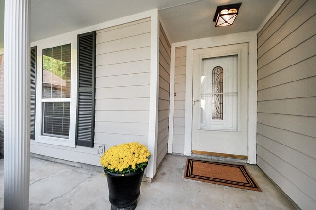 Foto del edificio - 2506 Lively Ln