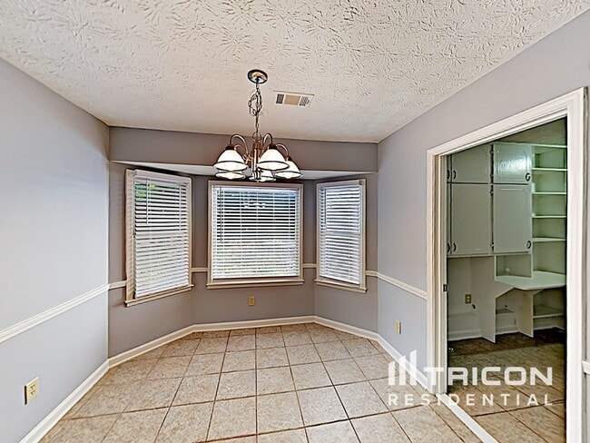 Building Photo - 2444 Hammock Ct