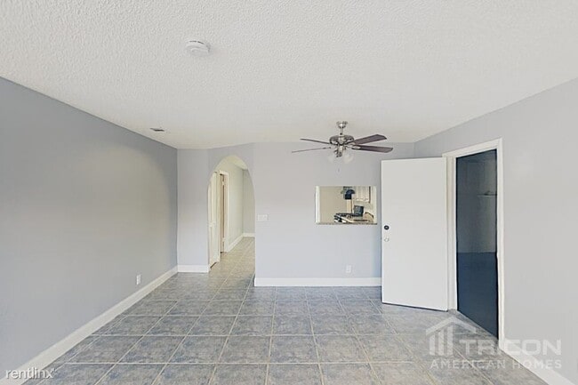 Building Photo - 6141 Arcade Ct
