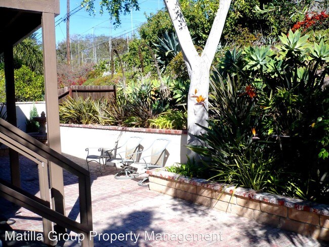 Building Photo - 8240-8242 Pershing Dr