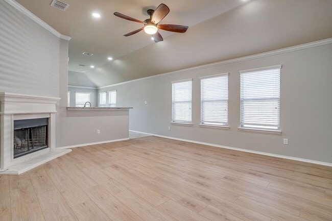 Building Photo - Beautiful Home in Gated Hidden Cove- Frisco 75036