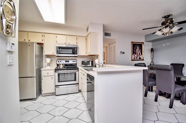 Building Photo - 14895 Builtmore Way
