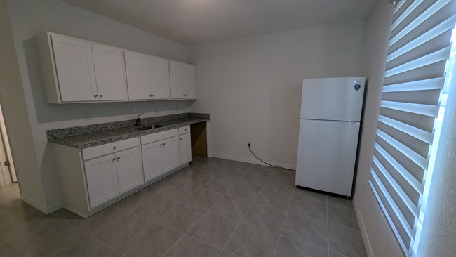 Foto del edificio - 298 Eldron Blvd SE