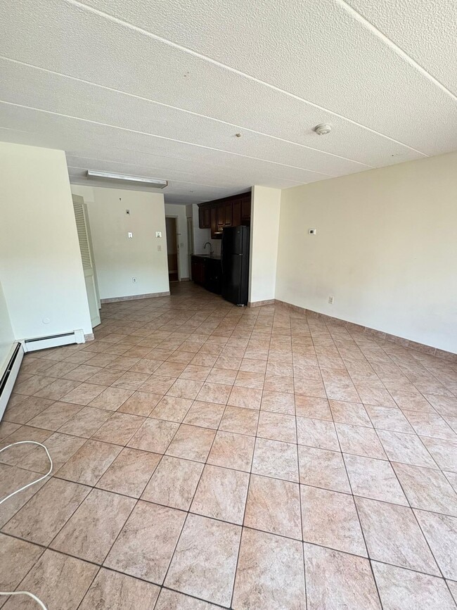 Building Photo - APTS in Everett, Malden, Chelsea & Boston
