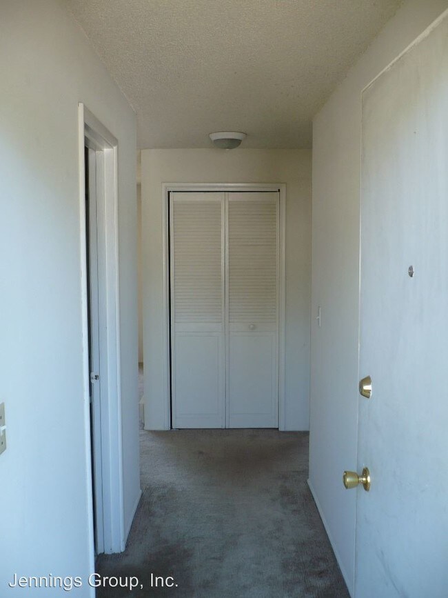 Building Photo - 451 W 13th Ave