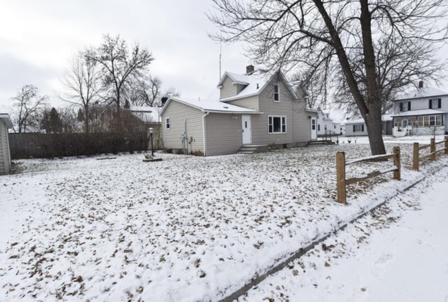 Building Photo - 204 Conley Ave S