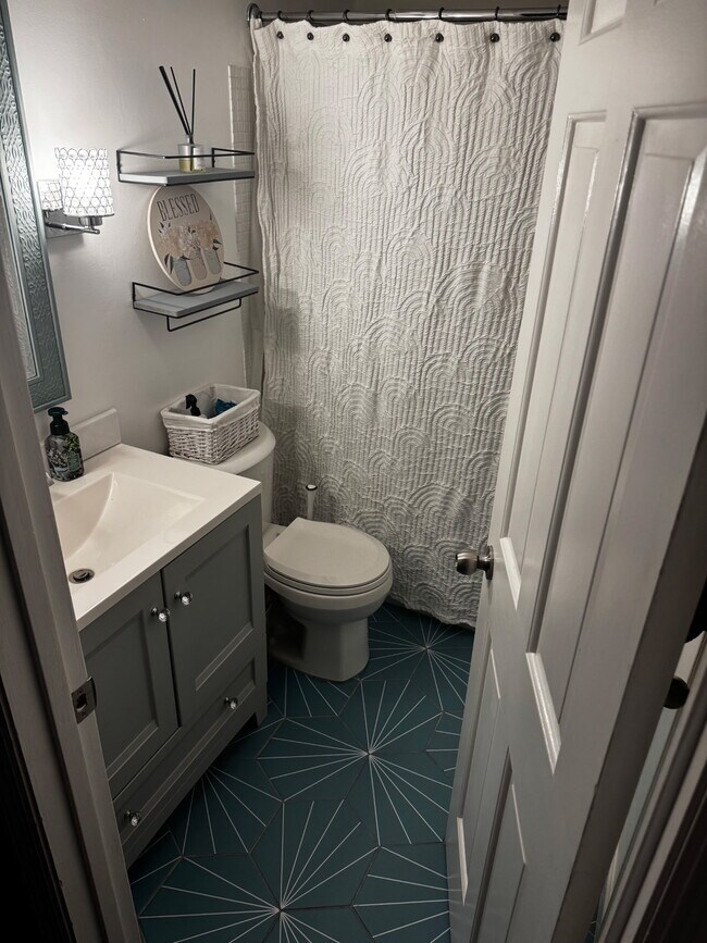 Foto del edificio - 9760 Bunker Hill Ln