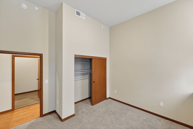 Building Photo - East High Lofts