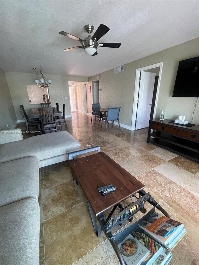 Foto principal - 410 SE 2nd St
