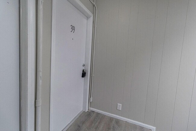 Building Photo - 3408 Balboa Ln