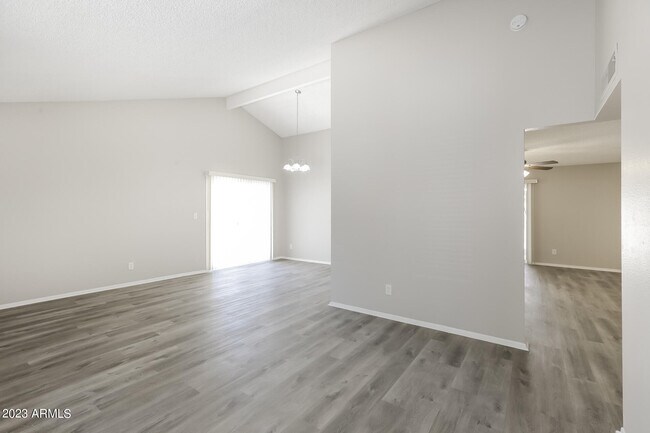 Foto del edificio - 6350 W Sunnyslope Ln