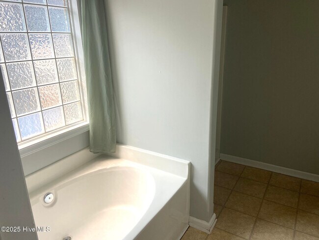 Building Photo - 5328 Sun Coast Dr