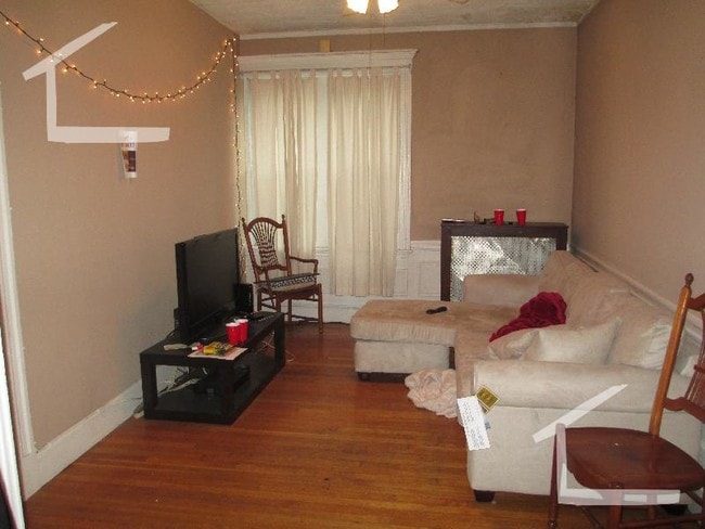 Building Photo - 330 St Paul St