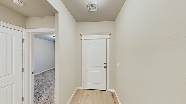 Building Photo - 4 Bedroom 2 Bath Home in Great Location! -...