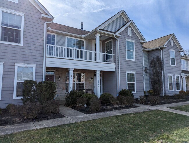 Building Photo - Stylish 2-Bedroom, 2-Bath Condo in Avon wi...