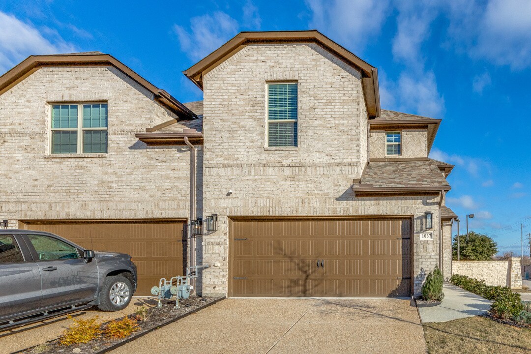 Primary Photo - 1067 Keswick Dr