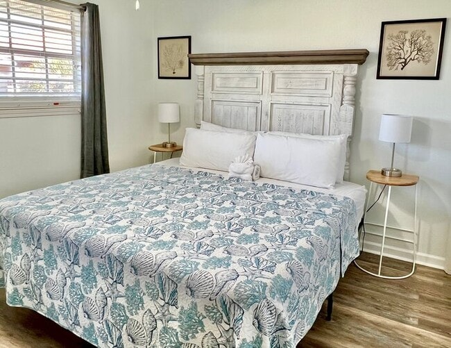 Building Photo - Island Wind 301 - Coral Cove