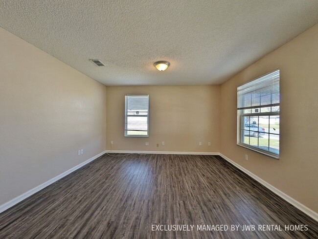 Foto del edificio - 760 Oak Arbor Cir