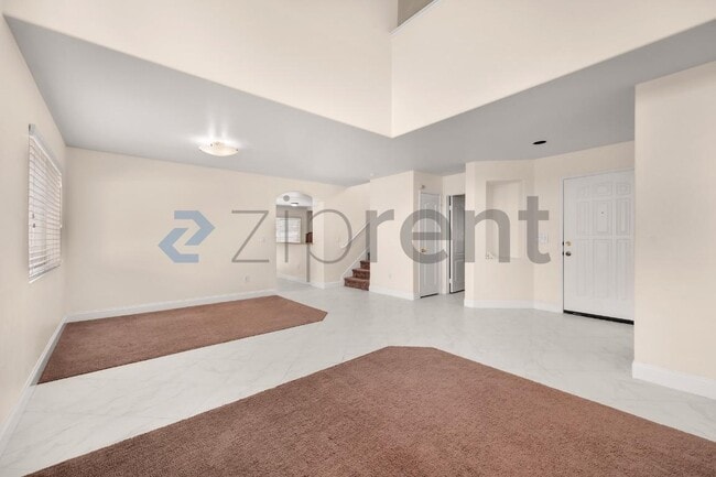 Building Photo - Unit