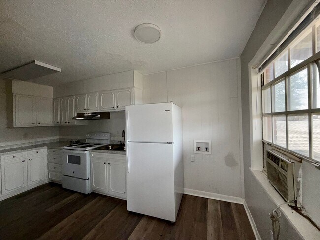 Building Photo - 206 Cloverleaf Dr