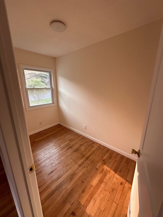 Foto del edificio - 3 bedroom single family house with attache...