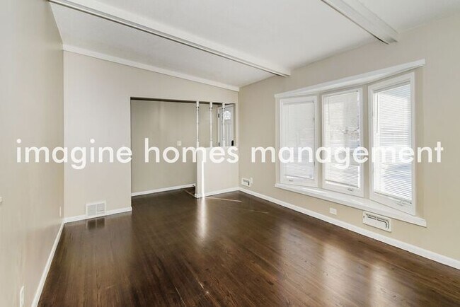 Building Photo - Fully Renovated 4 Bedroom Single Family Ho...