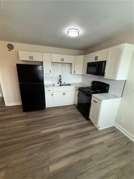 Building Photo - 9654 Selby Pl