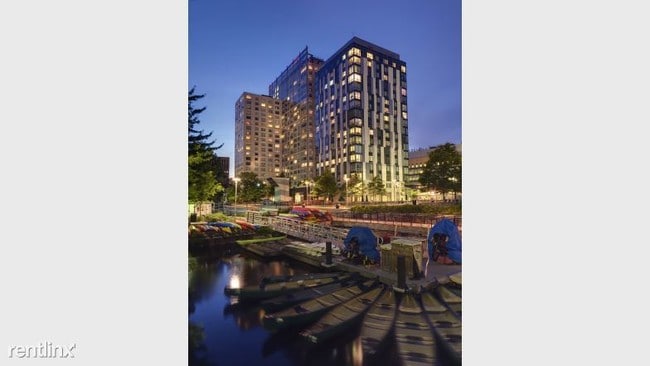 Building Photo - 350 Kendall St